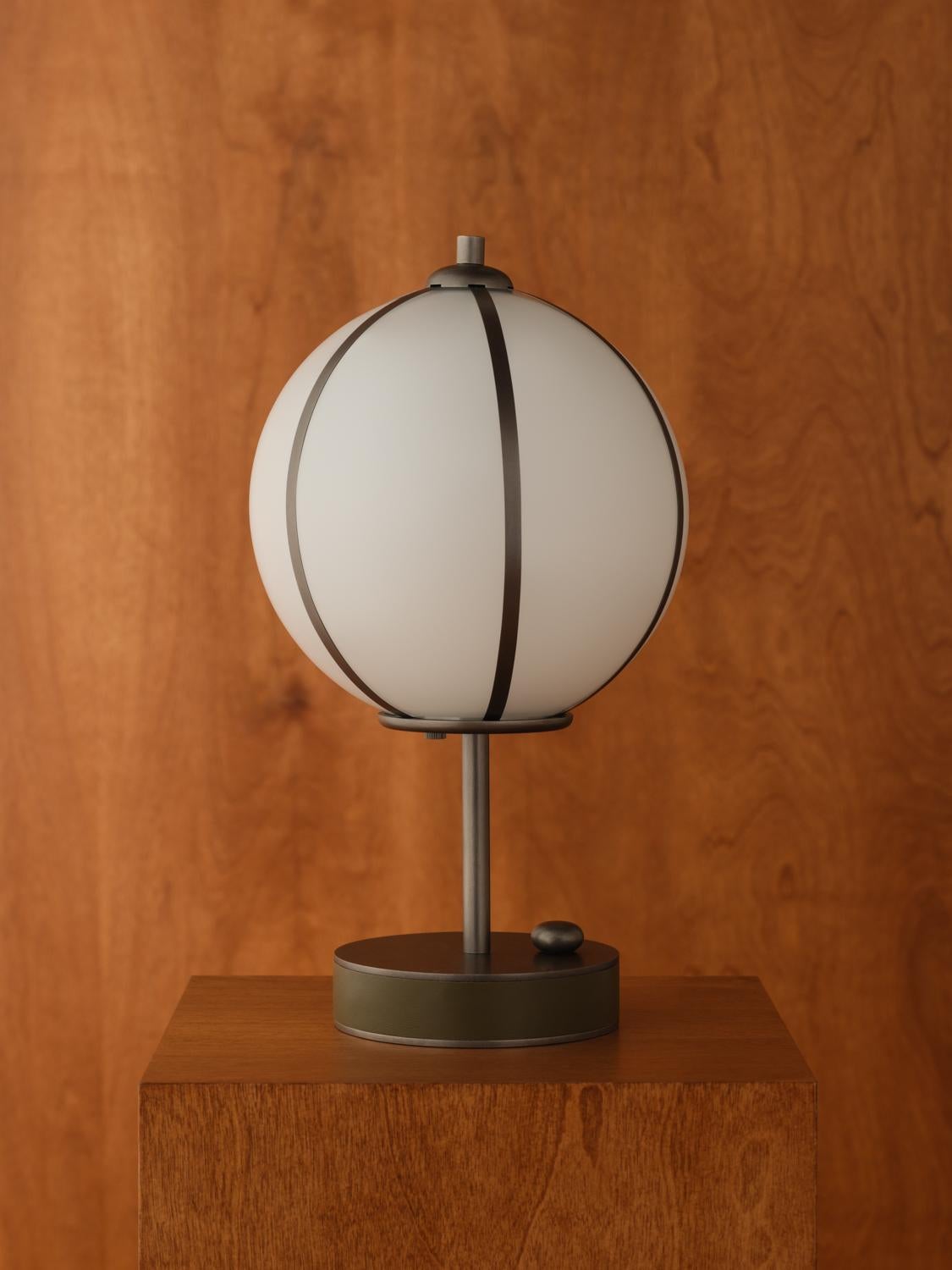 American Konekt Rib Table Lamp - Sphere 14