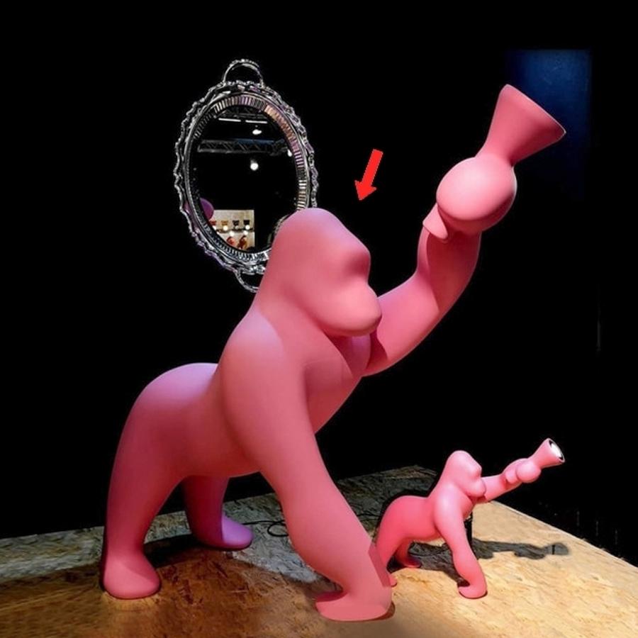 Lámpara de pie Kong Gorilla Rosa de Stefano Giovannoni Moderno en venta