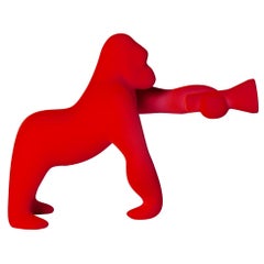 Kong XS, lampe de bureau en velours rouge Gorilla