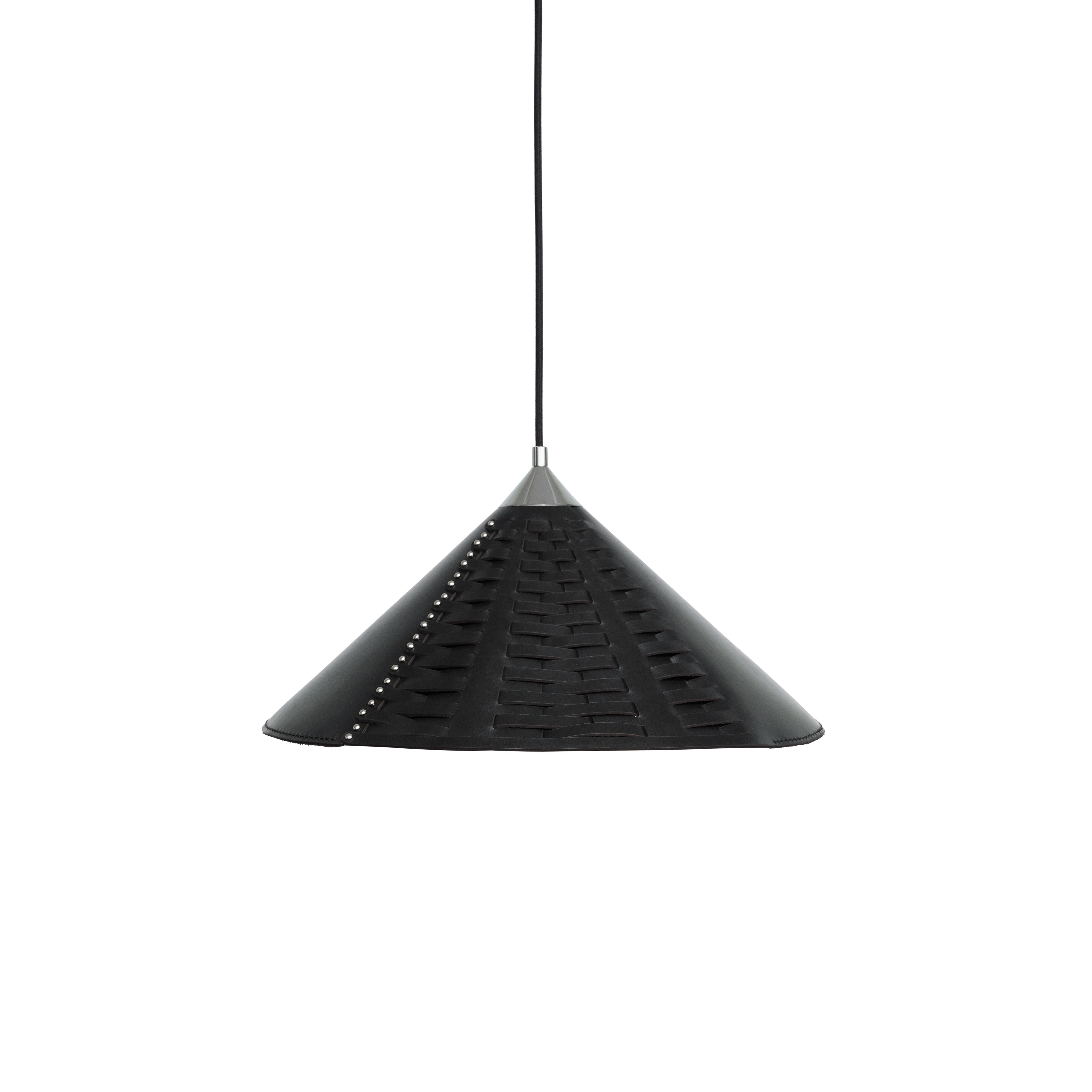 Lámpara colgante grande Koni de cuero curtido vegetal, latón y acero by UNIQKA en Nuevo estado para la venta en Geneve, CH