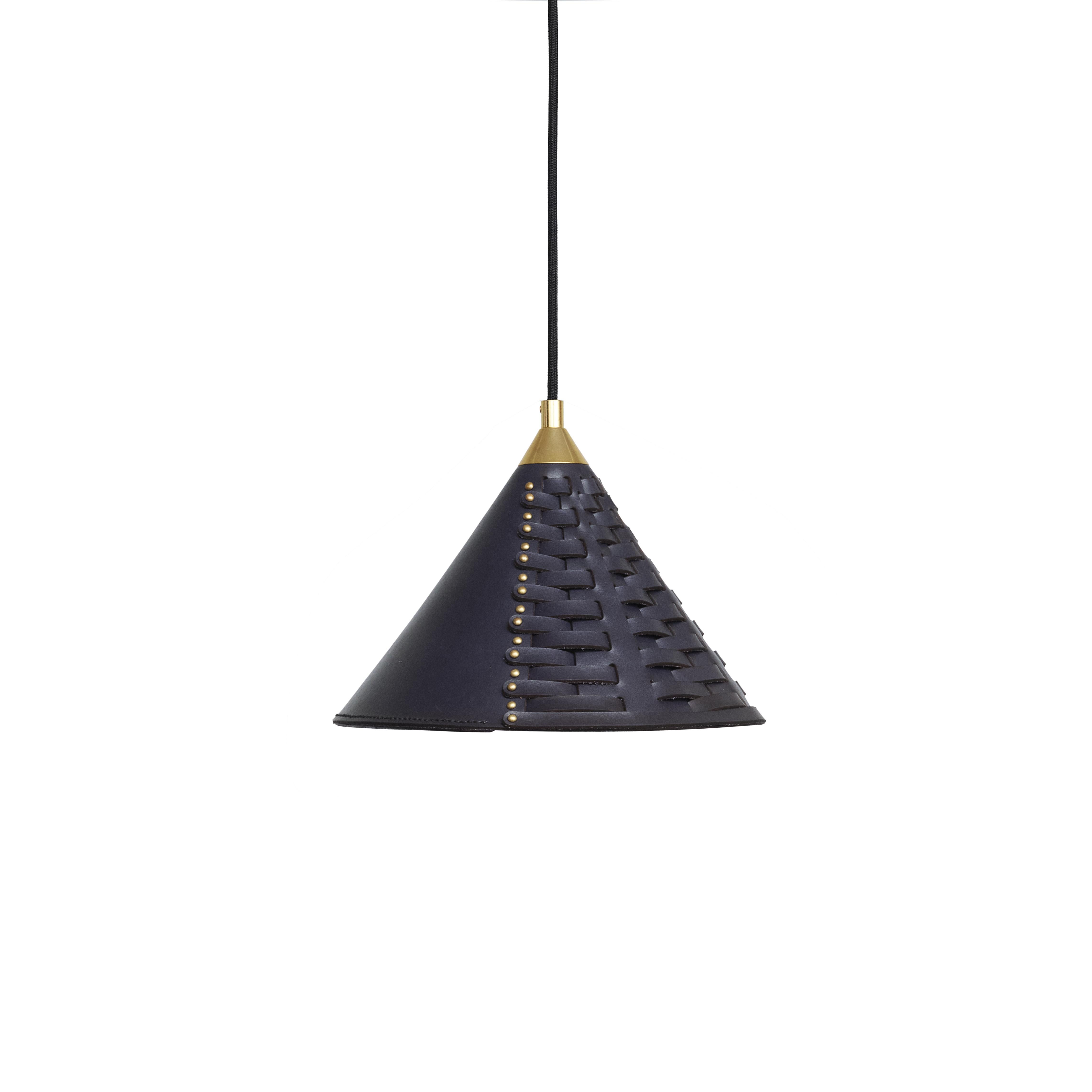 Lampada a sospensione piccola Koni in pelle conciata al vegetale, ottone e acciaio di UNIQKA in vendita 4