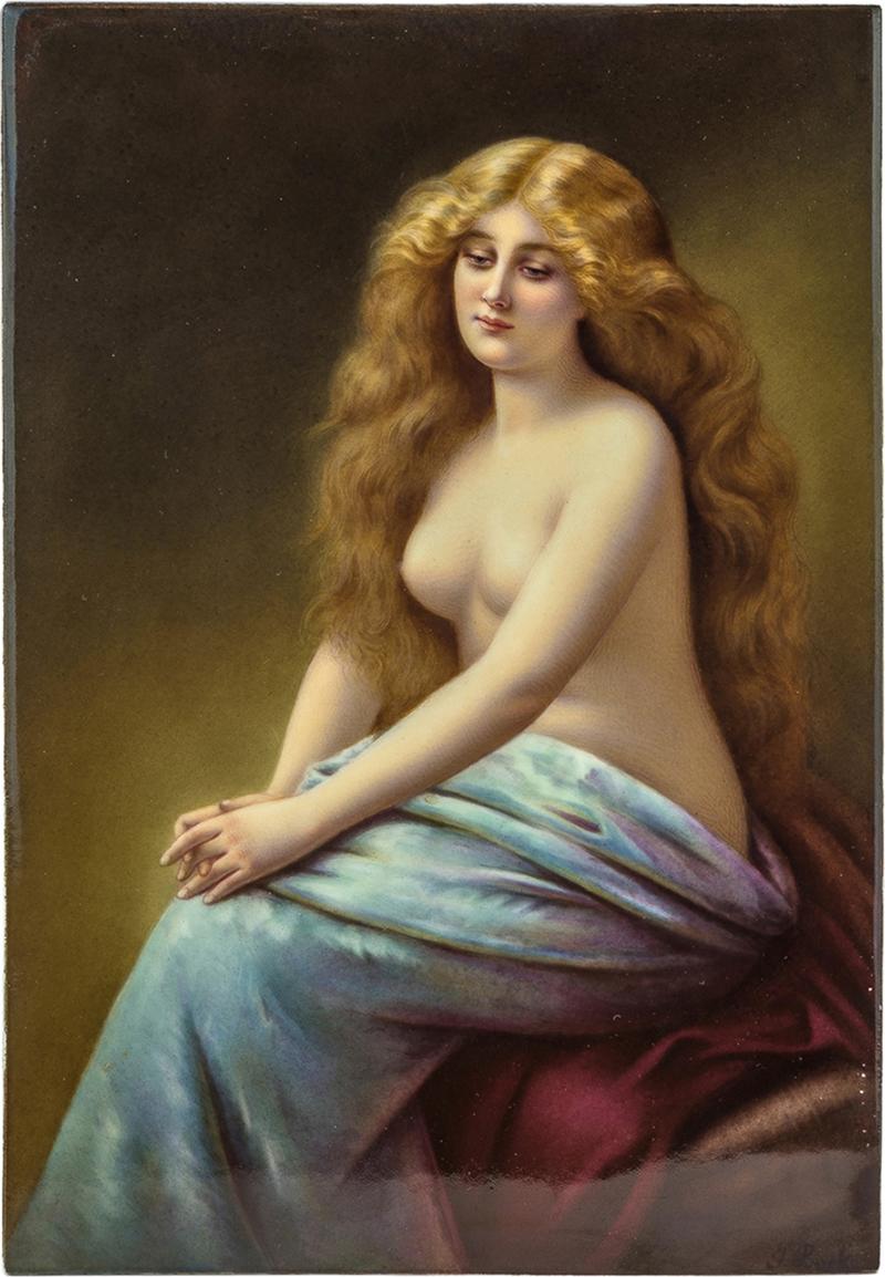 Schöne KPM-Plakette einer nackten, sitzenden schönen Frau