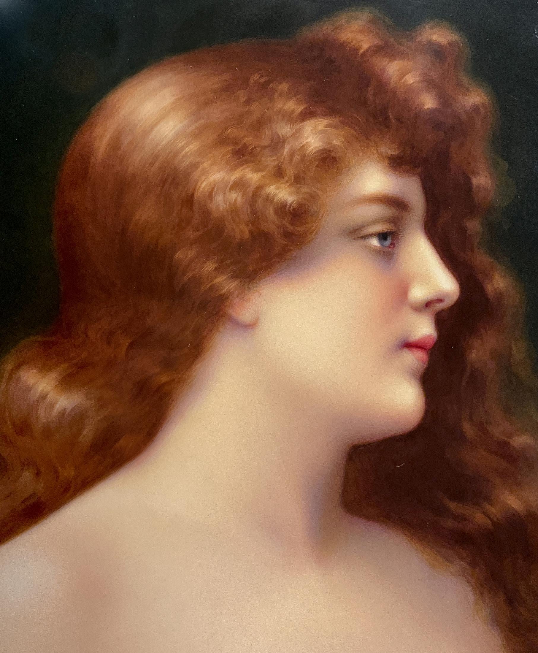 KPM Berlin Porcelain Plaque of a Beauty - Portrait Painting Marrone di Königliche Porzellan-Manufaktur (KPM)