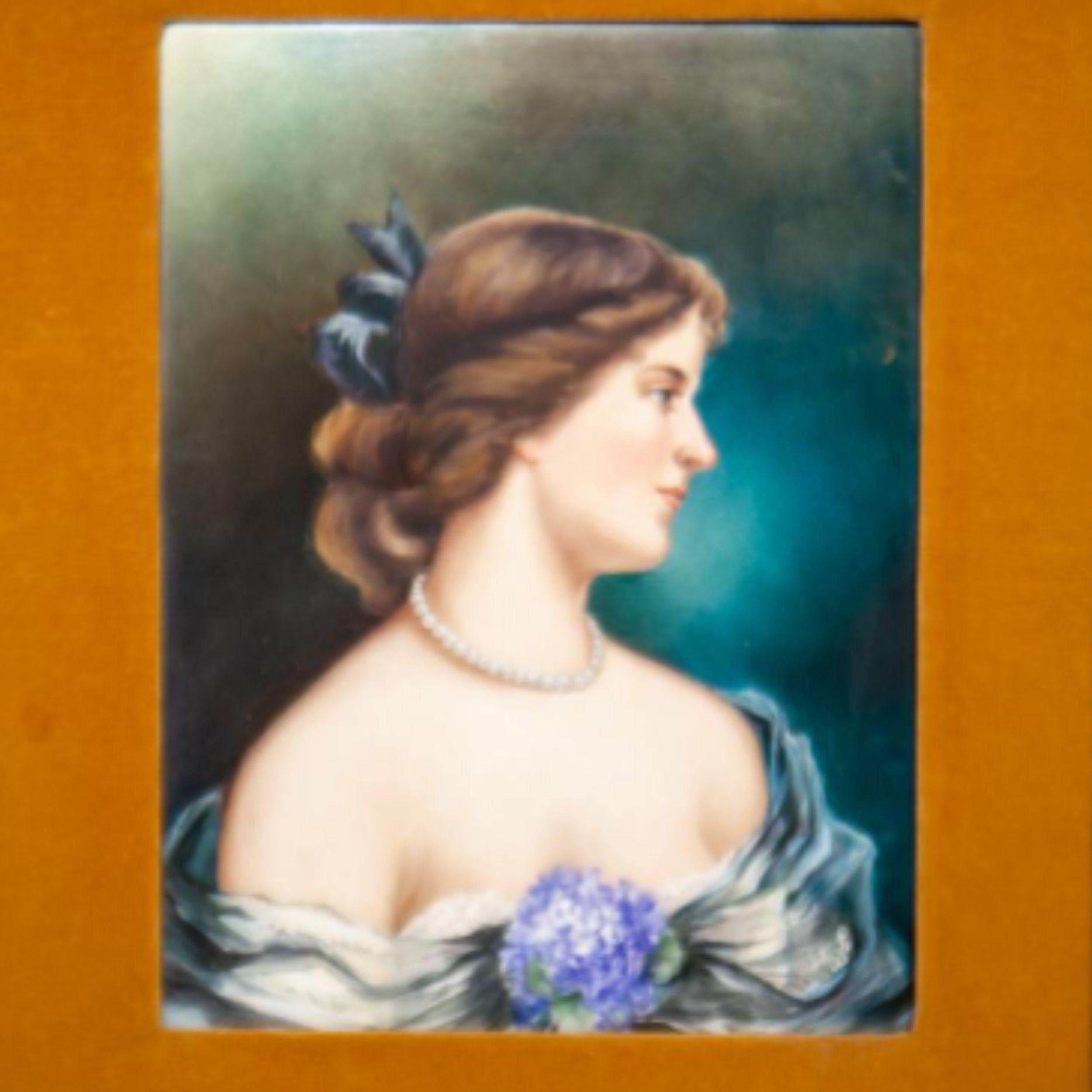 Plaque en porcelaine KPM peinte de la fin du 19e siècle représentant une belle jeune femme en vente 7