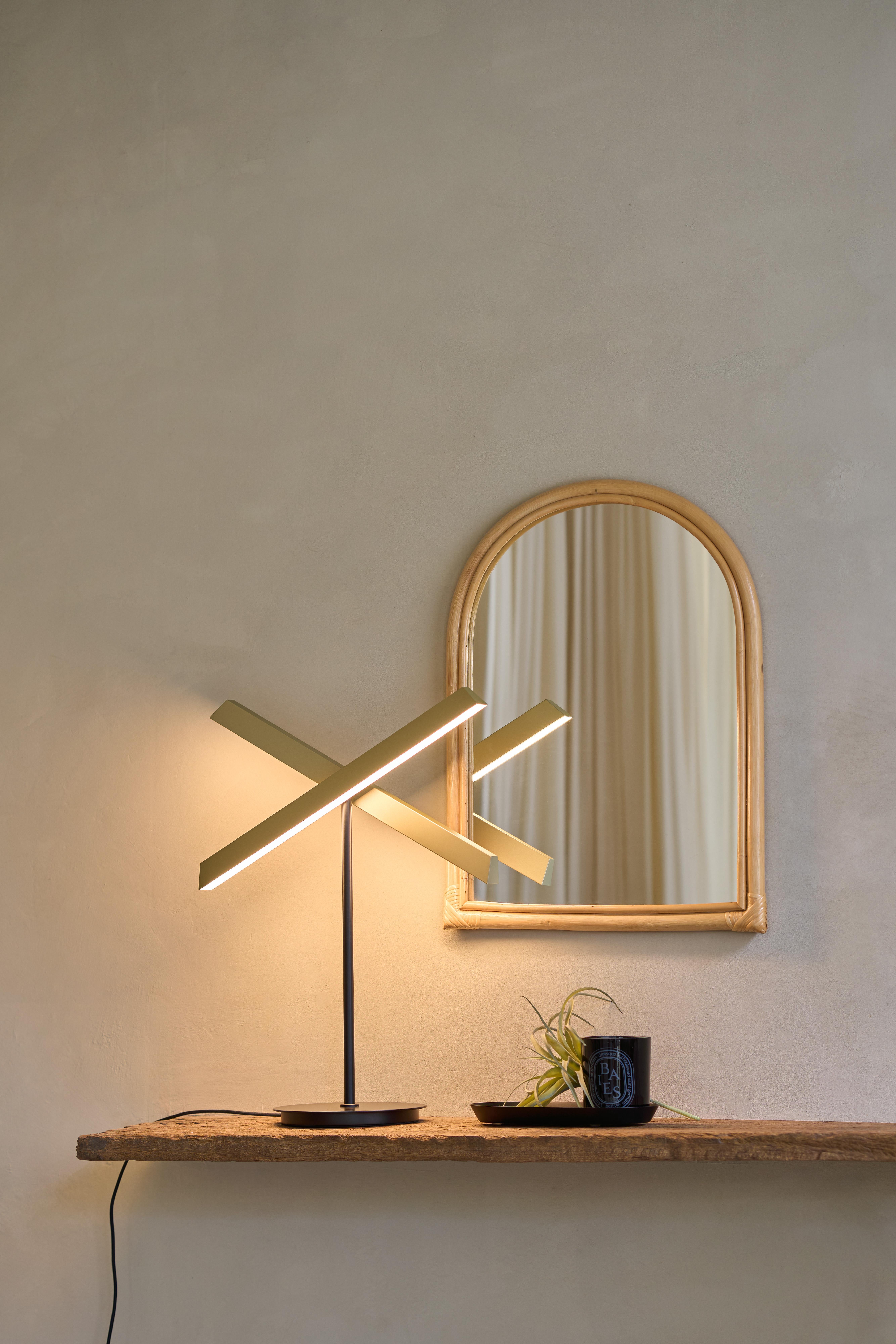KONNECT Table Lamp In New Condition For Sale In Renton, WA