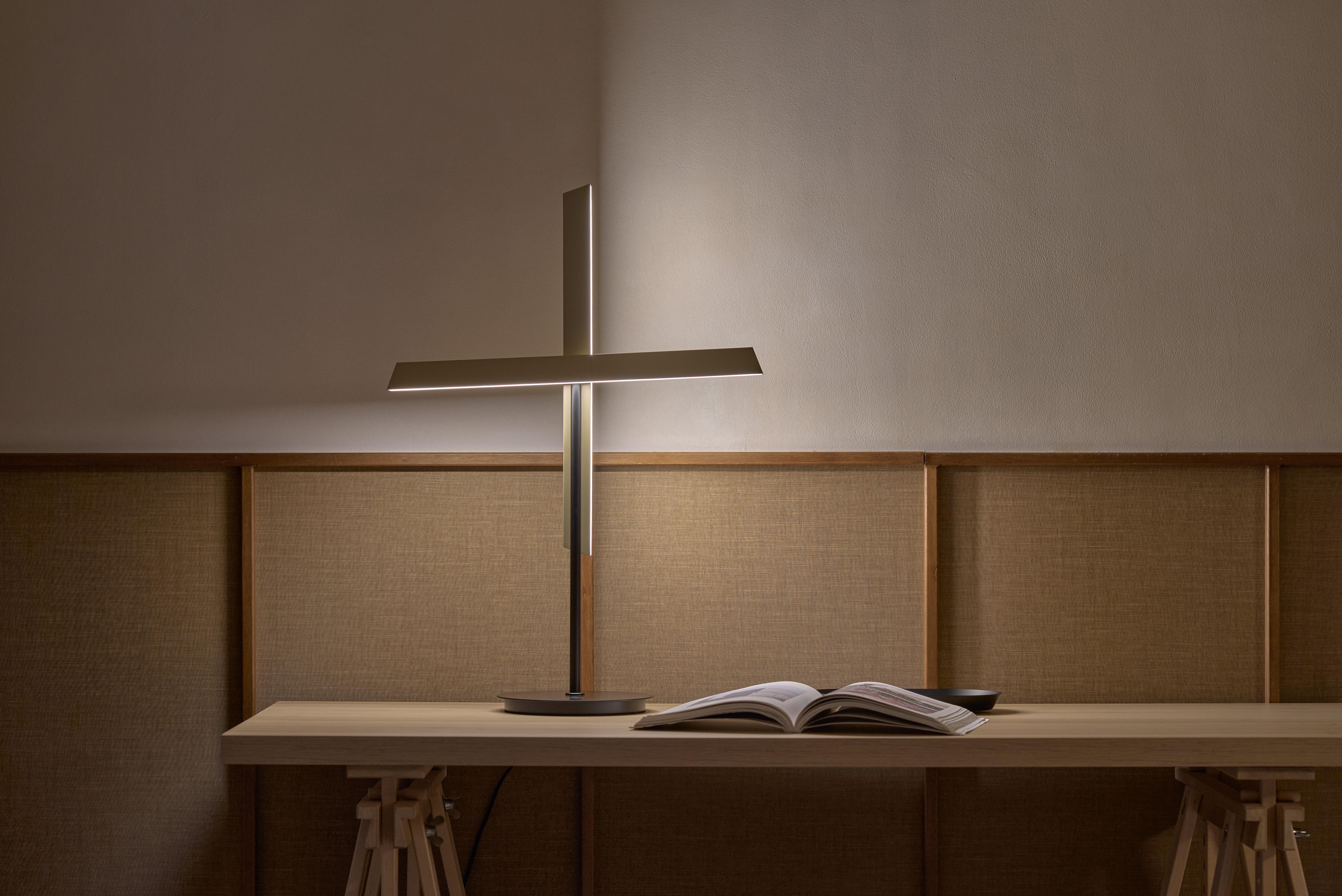 KONNECT Table Lamp For Sale 2