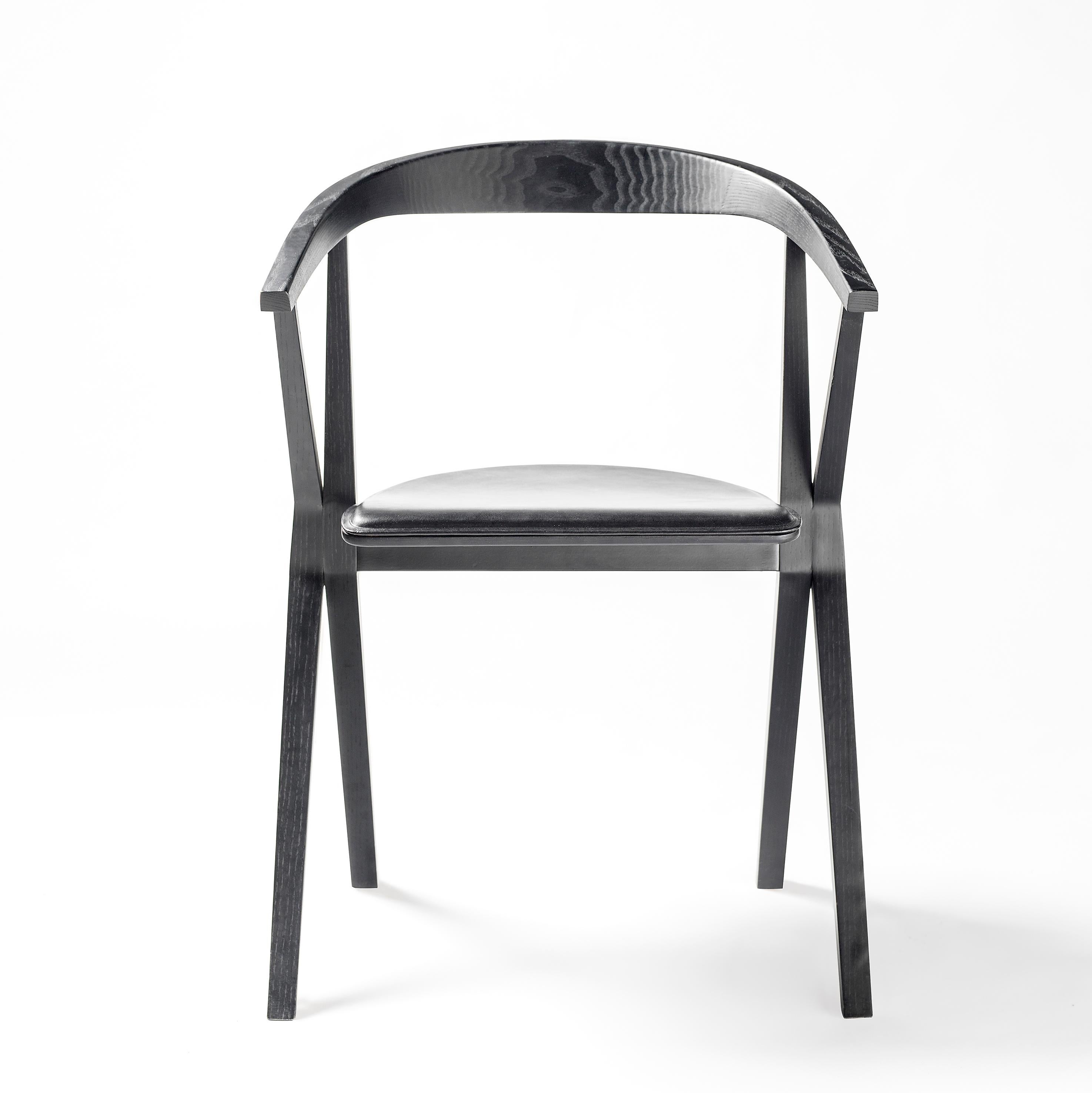 This chair won the ADI-FAD Delta Silver Award in 2011. In its singularity, complex engineering is hidden. The very fact that the seat can be folded up opens the possibilities for the use of this chair in multi-use spaces.

Sides and seat are in