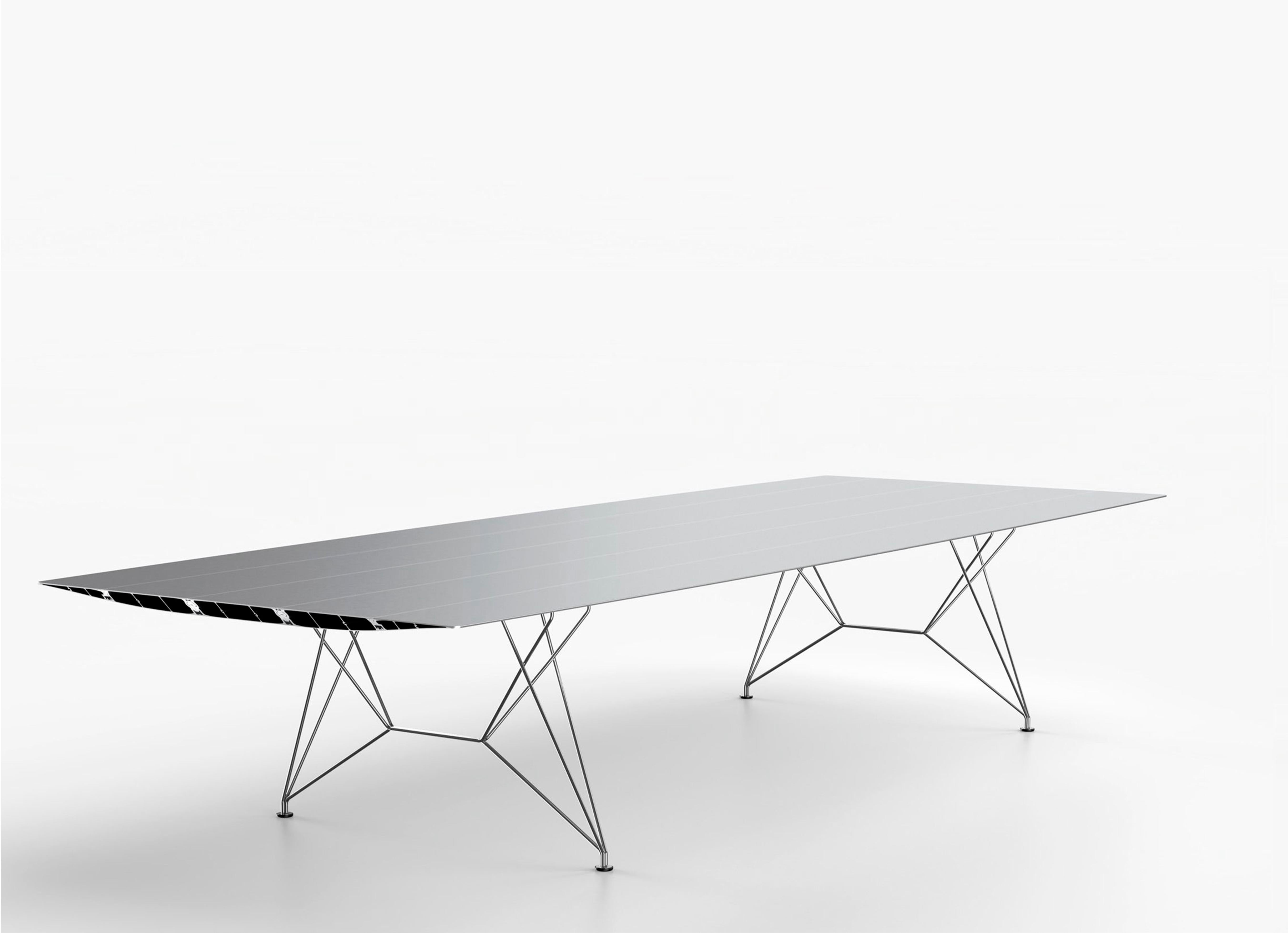 B-150 Table, in extrusioned aluminium with stainless steel rod legs. 

Designed by Konstantin Grcic in 2021, manufactured by BD Barcelona.

Konstantin Grcic opened the Extrusions collection with the Table B, in 2009. Grcic has been inspired by
