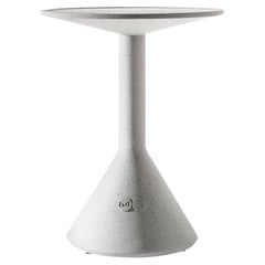 Konstantin Grcic, zeitgenössischer, grauer Beton-Beistelltisch B von BD Barcelona