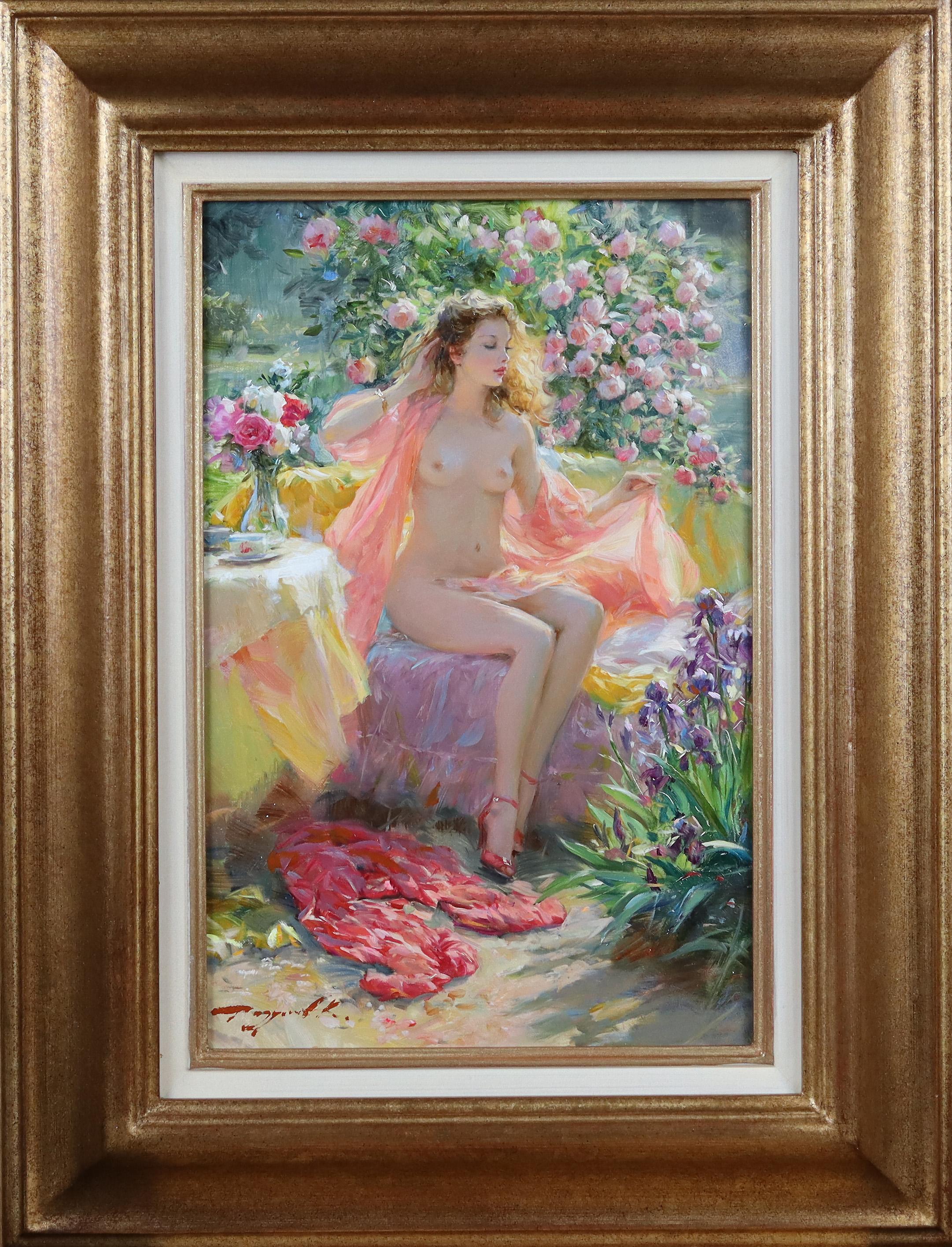 Elegante nackte Dame, sitzend in einem Rosengarten – Painting von Konstantin Razumov 