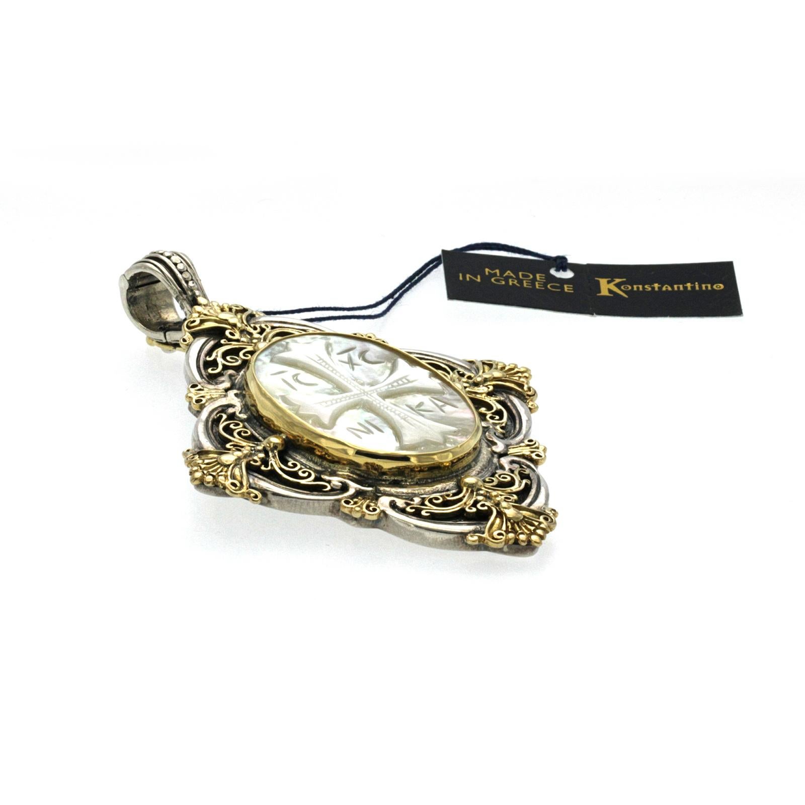 100% autentico, 100% soddisfazione del cliente

Altezza: 72 mm

Larghezza: 51 mm

Metallo: Argento 925 e Oro giallo 18 carati 

Punzoni: K 925 750

Peso totale: 43,3 grammi

A. Stone: Madreperla

Condizioni: Nuovo 