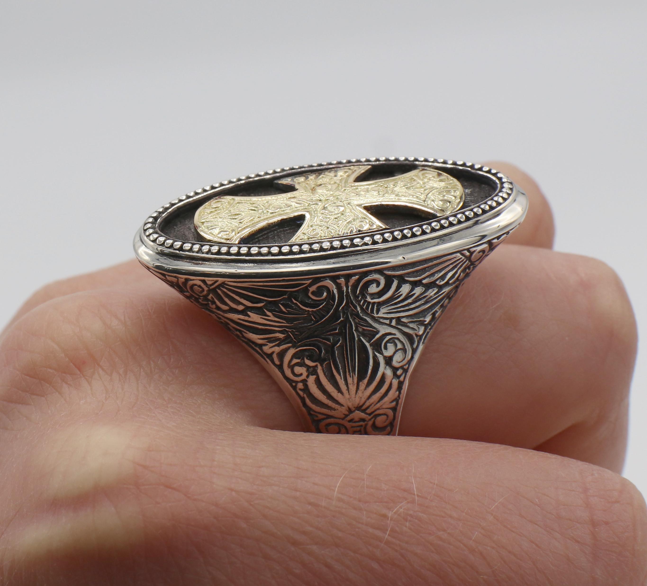 Konstantino Classics Large Oval Cross Silver & Gold Cocktail Ring In Excellent Condition In  Baltimore, MD