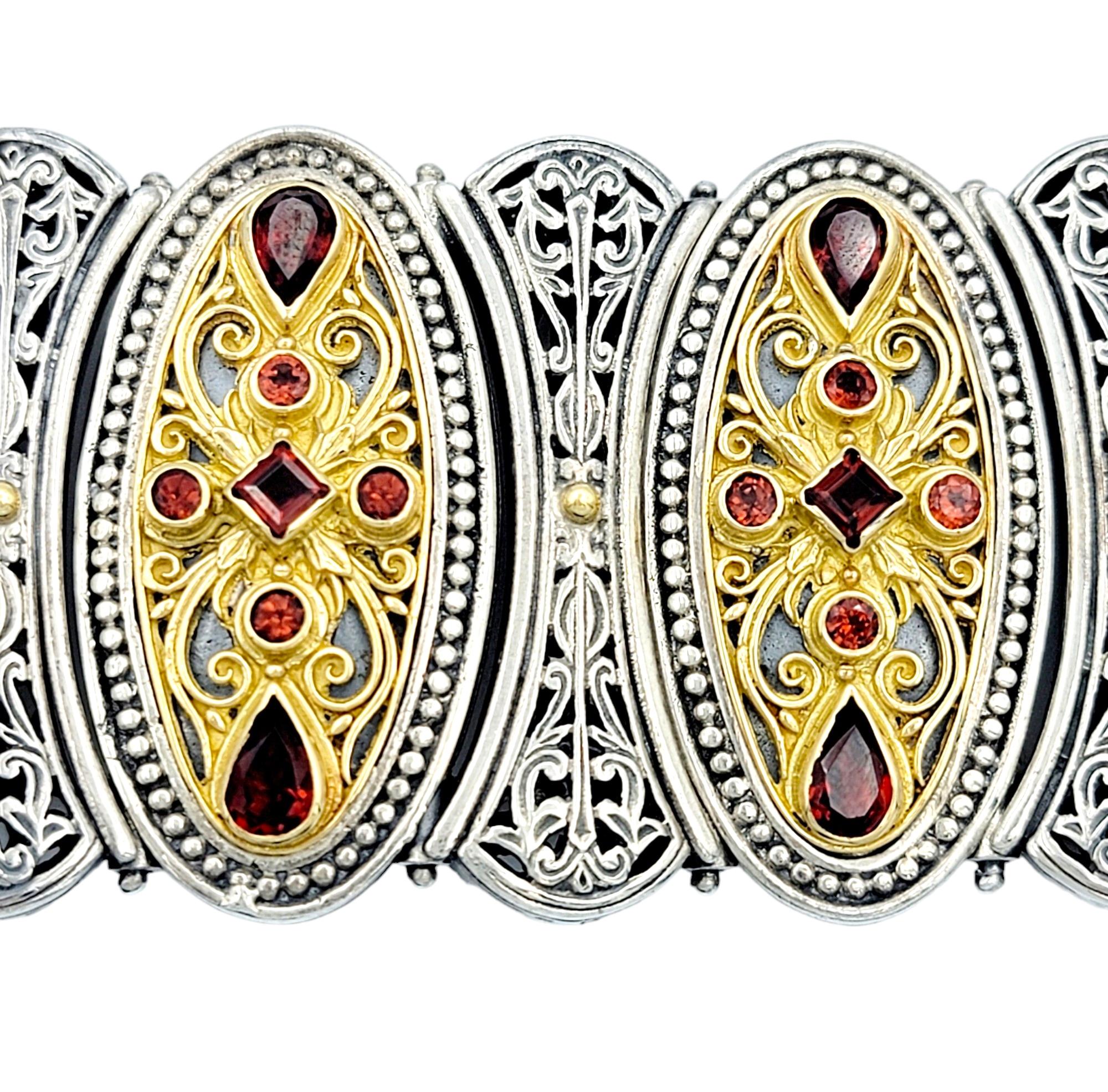 Taille poire Konstantino, large bracelet fantaisie en argent et or 18 carats avec grenat et filigrane en vente