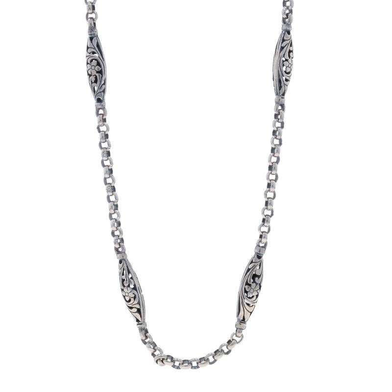 Marke: Konstantino

Metallgehalt: Sterling Silber

Informationen zu Stein
Natürlicher Granat
Schliff: Runder Cabochon
Farbe: Purpurrot

Kette Stil: Rolo
Halskette Stil: Kette Station
Verschluss-Typ: Hakenverschluss
Thema: Blätternde Blumen
Merkmale: