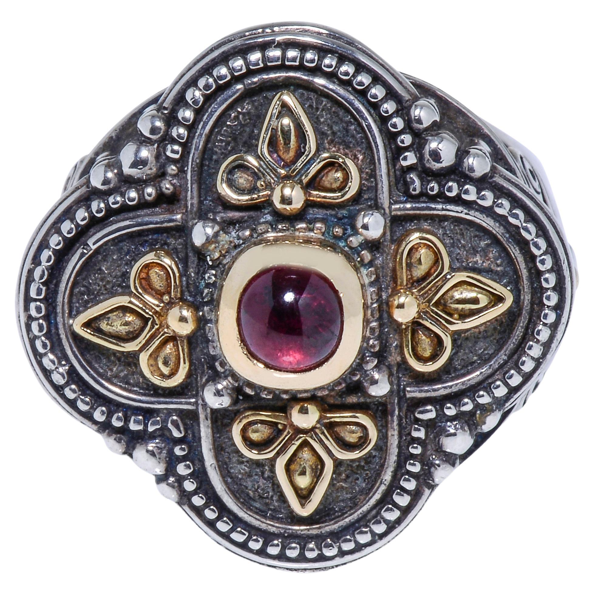 Konstantino Sterlingsilber, 18 Karat Gelbgold und Granat Ring Größe 7,75