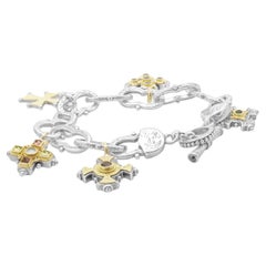 Bracelet à cinq croix de Malte en argent et or jaune 18 carats de Konstantino