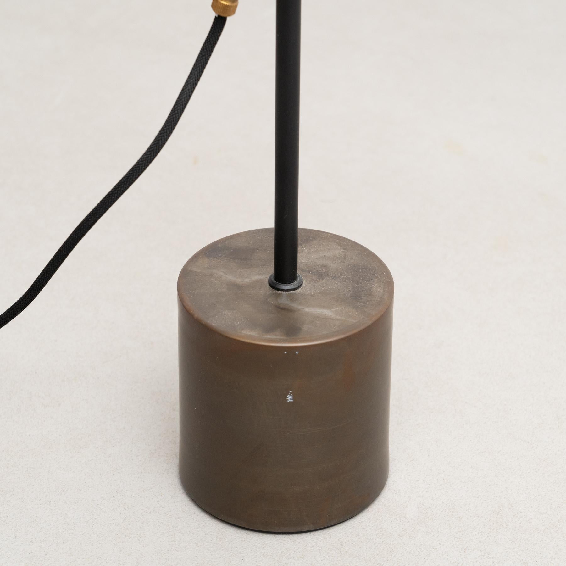 Konsthantverk 1417-8 KNEKT, Lampe in mattem Schwarz, Rohmessing im Angebot 7