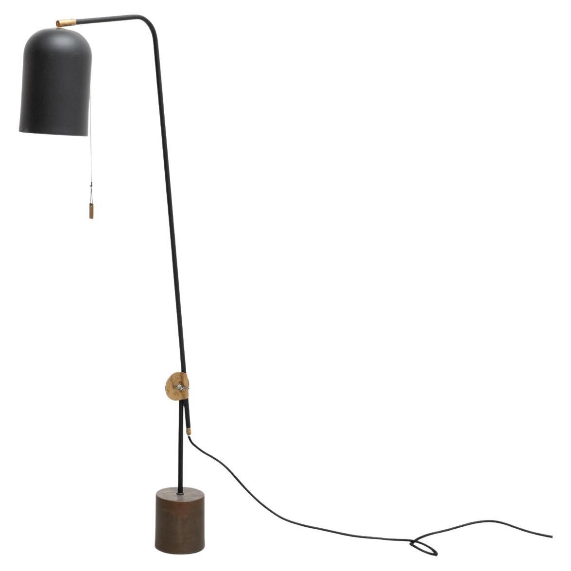 Konsthantverk 1417-8 KNEKT, Matte Black, Raw Brass Lamp For Sale