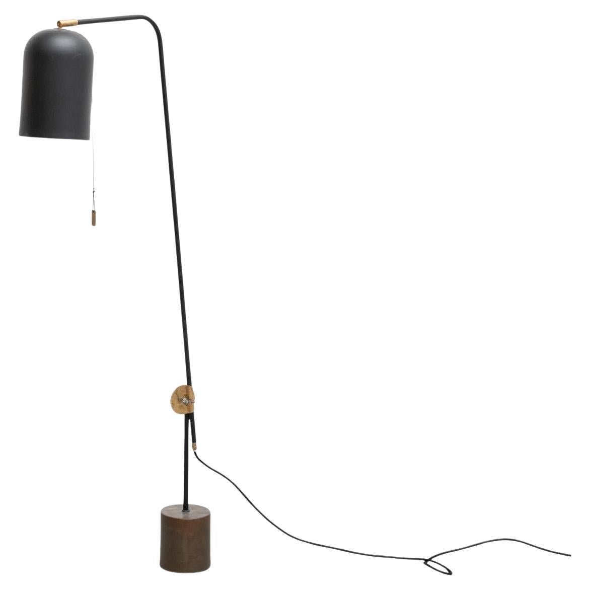 Konsthantverk 1417-8 KNEKT, Lampe in mattem Schwarz, Rohmessing im Angebot