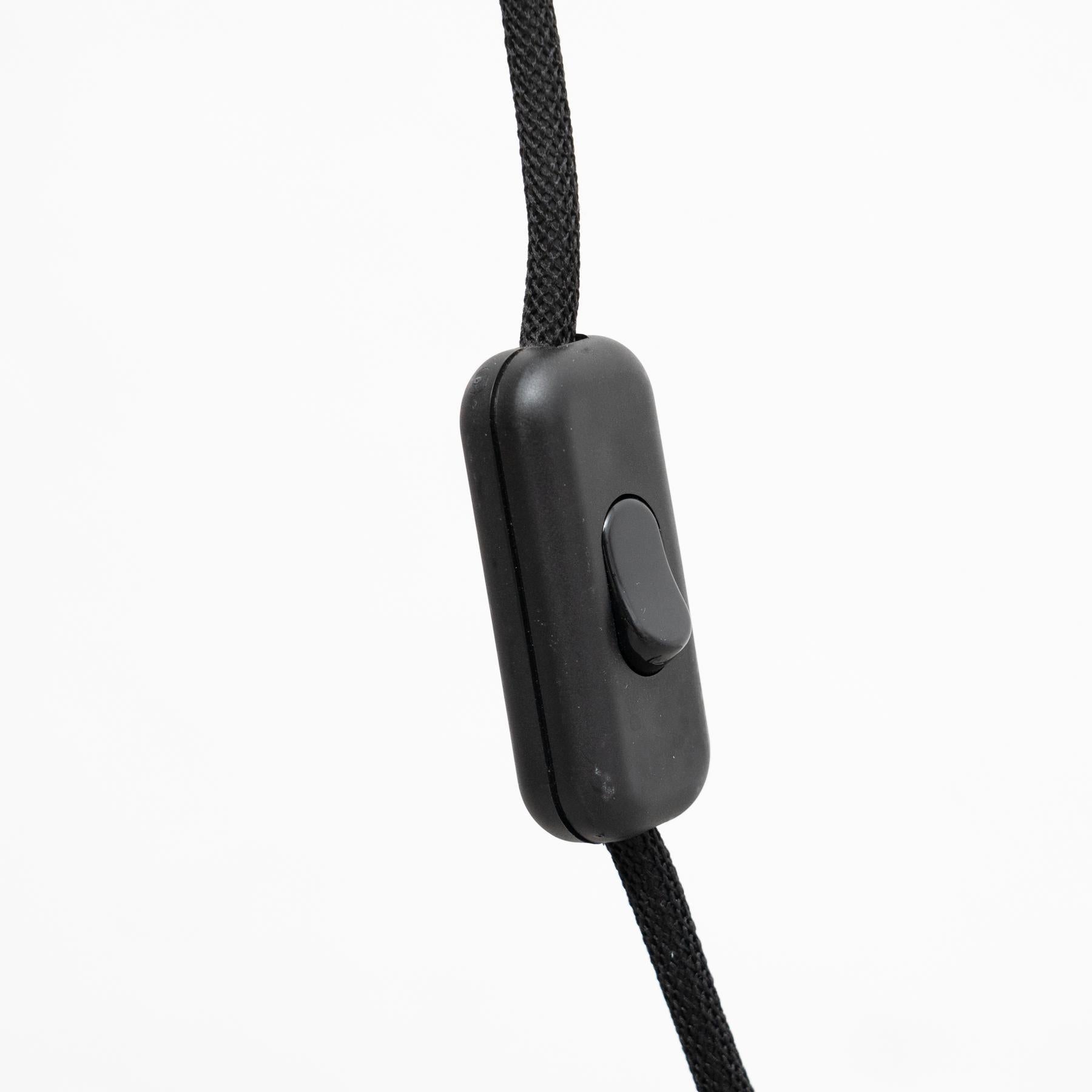 Konsthantverk KH#1 Lampadaire en laiton brut noir en vente 5