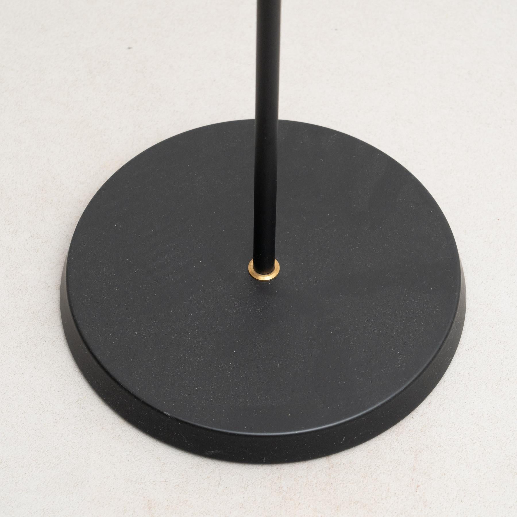 Konsthantverk KH#1 Lampadaire en laiton brut noir en vente 6