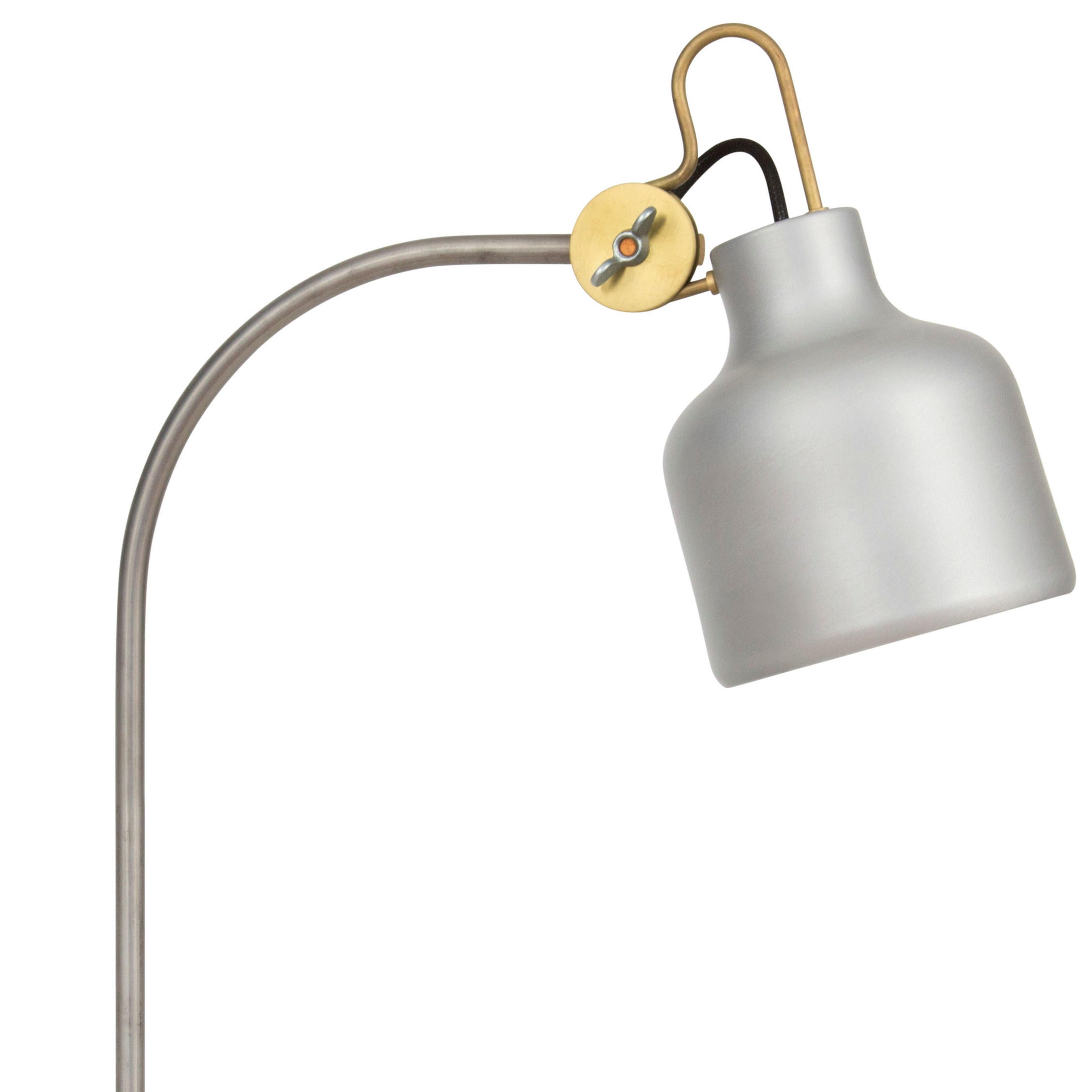 Mid-Century Modern Konsthantverk Metal Table Lamp 1430-5 Bolb For Sale