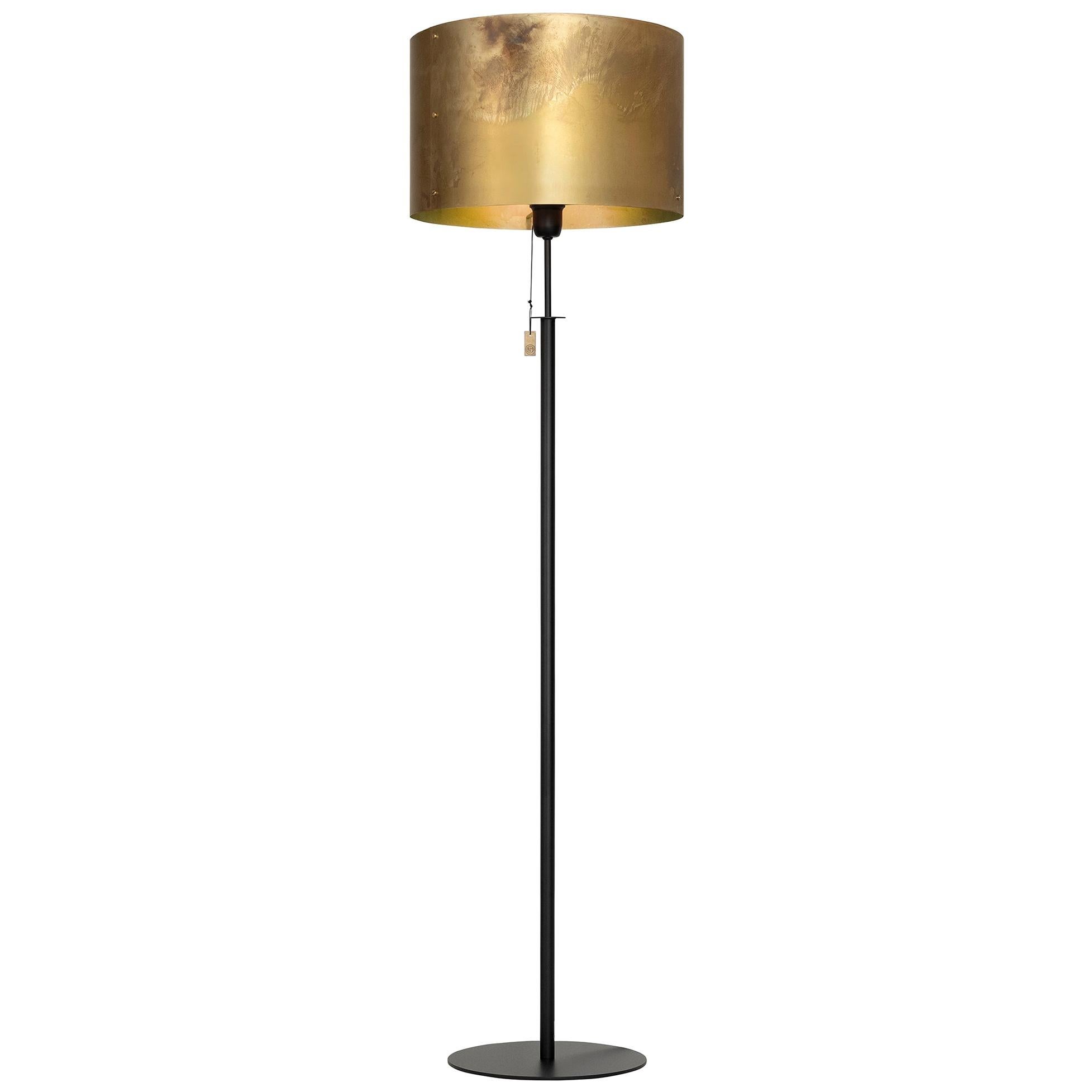 Konsthantverk Svep Black Raw Brass Floor Lamp