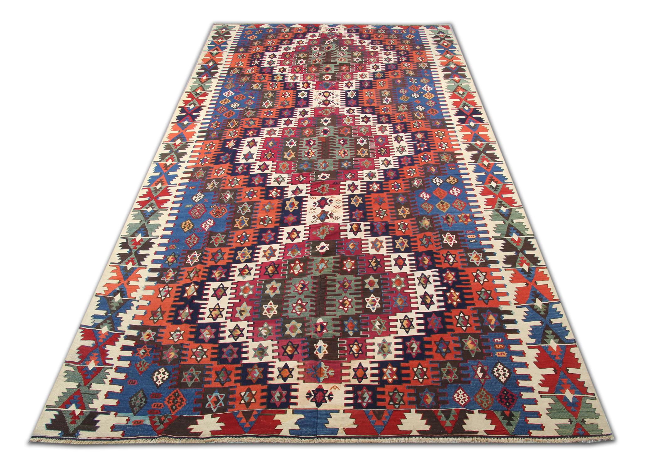 Metà XX secolo Konya Kilim Runner Rug 1930, Tribale Geometrico in lana a trama piatta 350x170cm in vendita