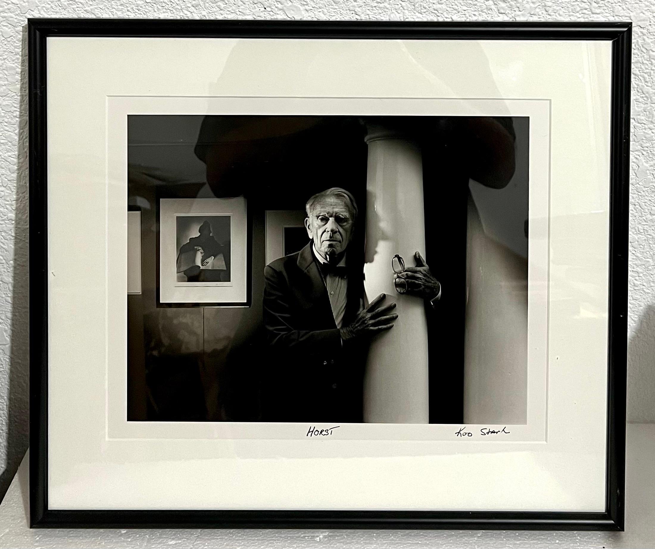 Photographie de portrait vintage en gélatine argentée Horst noir et blanc de Koo Stark en vente 9