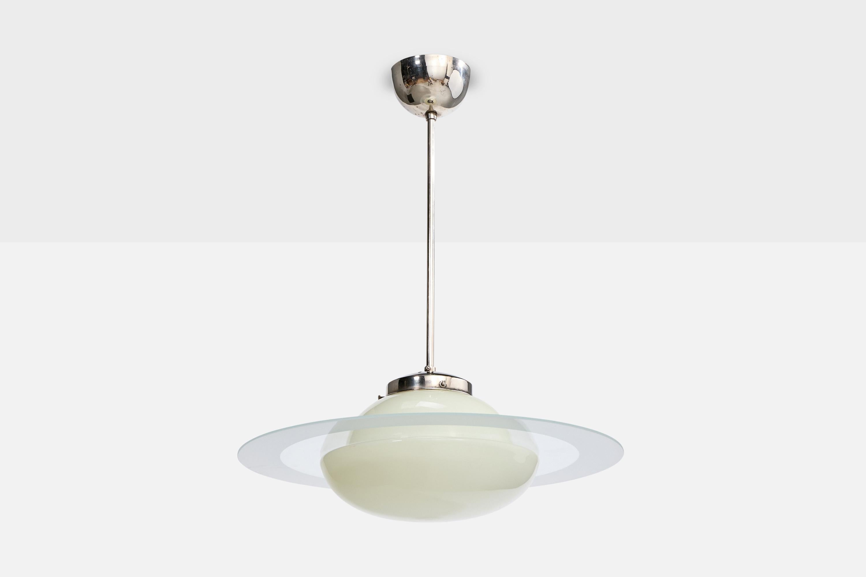 Lampada a sospensione in nichel e vetro prodotta da Kooperativa Förbundet, Svezia, anni '40 circa.

Dimensioni complessive (pollici): 24,0 
