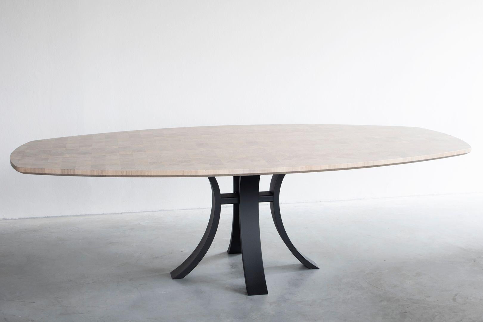 Kops slim dining table semi-oval by Van Rossum
Dimensions: D252 x W126 x H75 cm
Materials: Oak, Steel.
Also available in walnut.

The wood is available in all standard Van Rossum colors, or in a matching finish to customer’s own sample.
The
