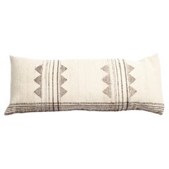Kora grand coussin lombaire texturé artisanal en laine de soie et coton biologique