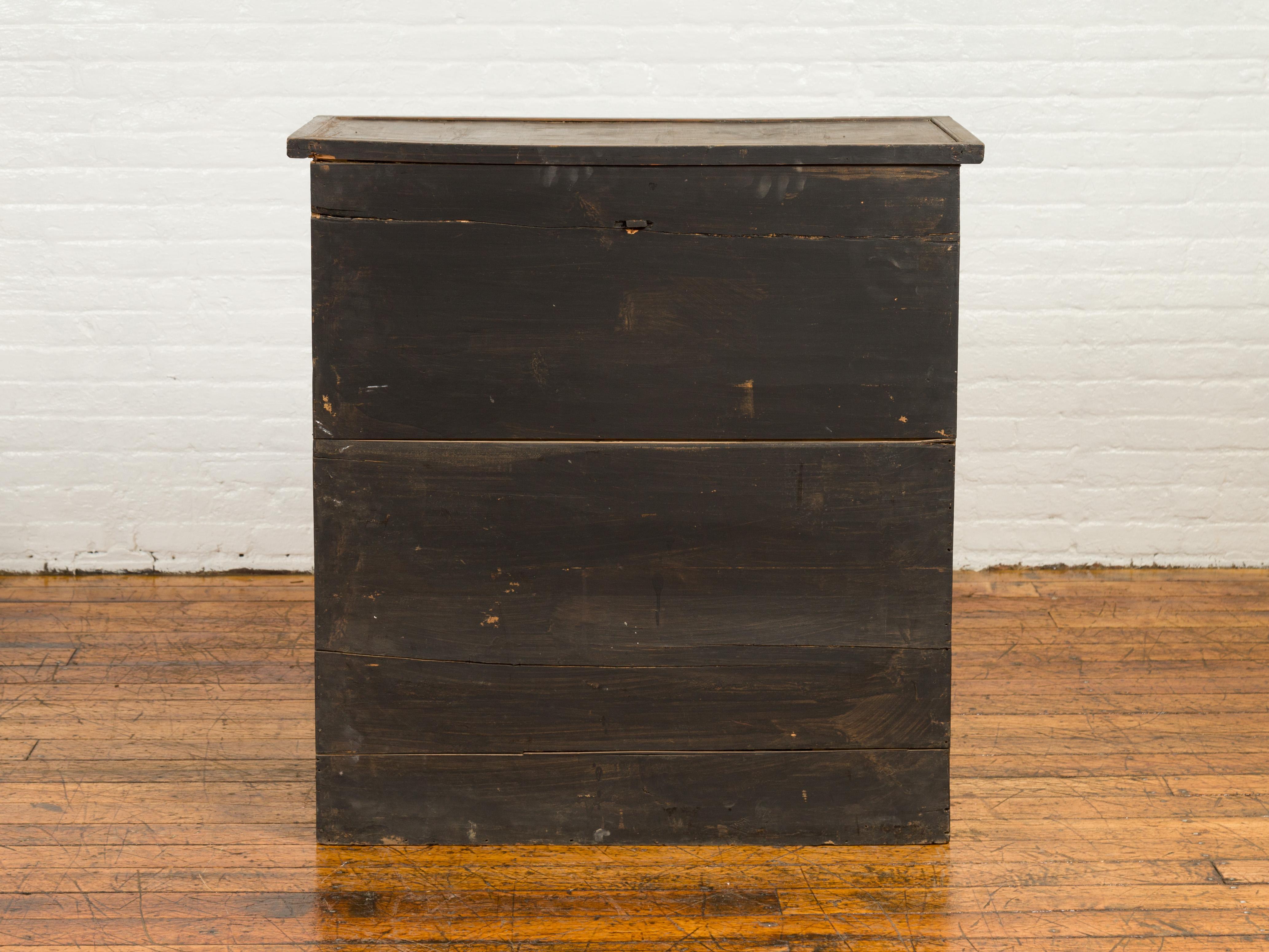 Korean 19th Century Two-Toned Wooden Cabinet with Brass Hardware For Sale 9