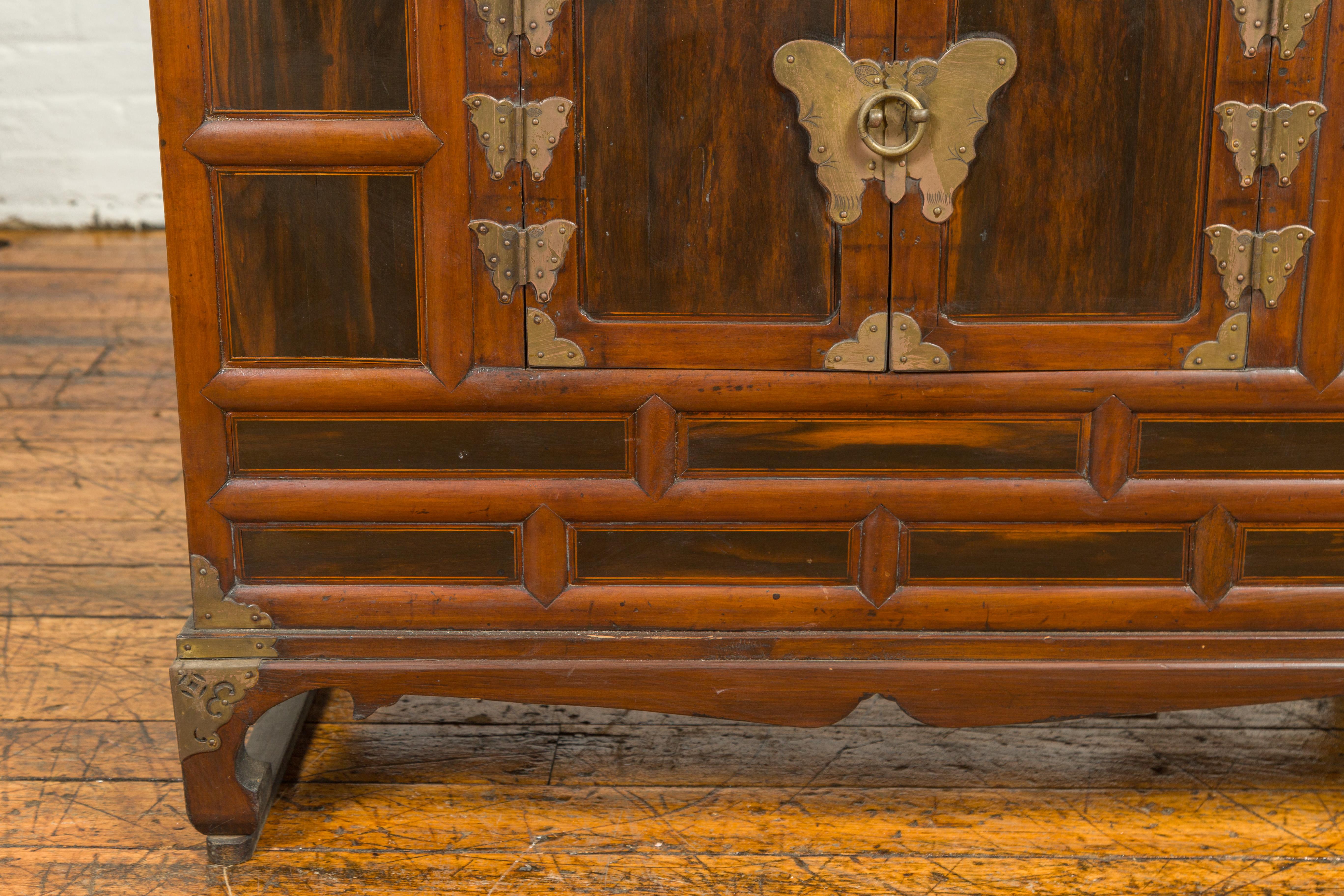 Korean 19th Century Wooden Cabinet with Drawers, Doors and Butterfly Hardware 3