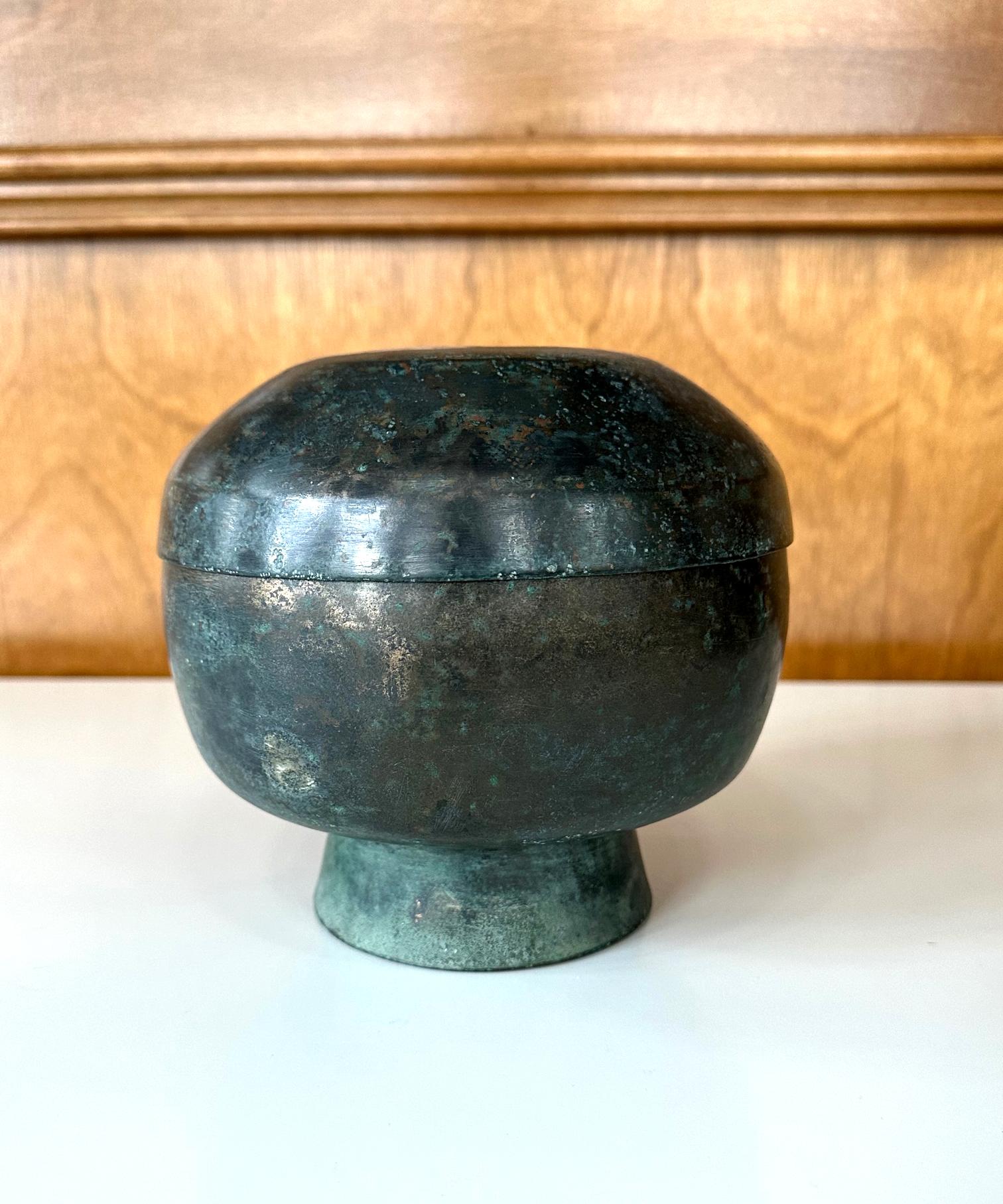 Other Korean Antique Bronze Footed Vessel with Lid Early Joseon Dynasty For Sale
