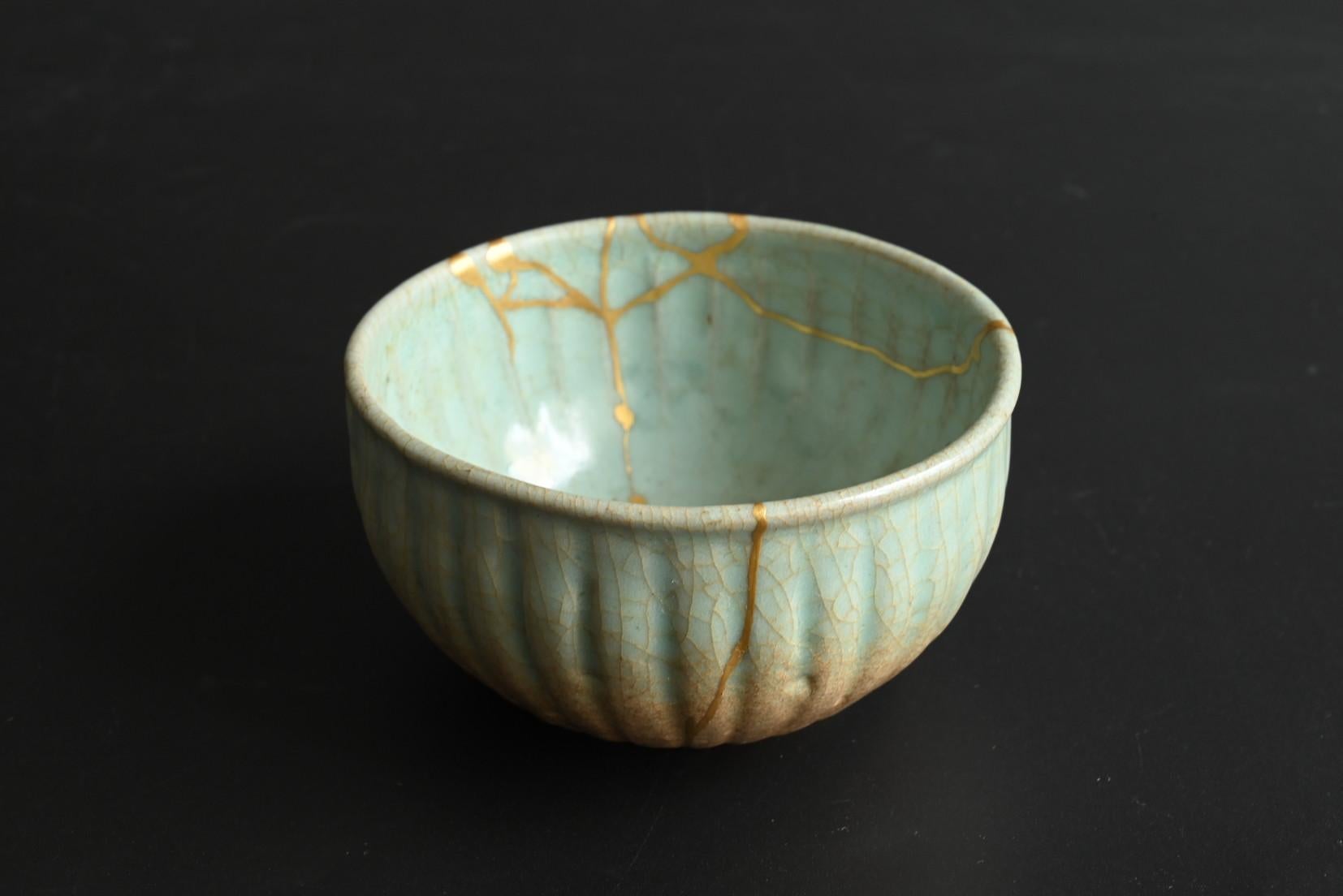 Sud-coréen Bol à thé coréen antique en céladon / période Goryeo / vers le 12e siècle/kin-tsugi en vente