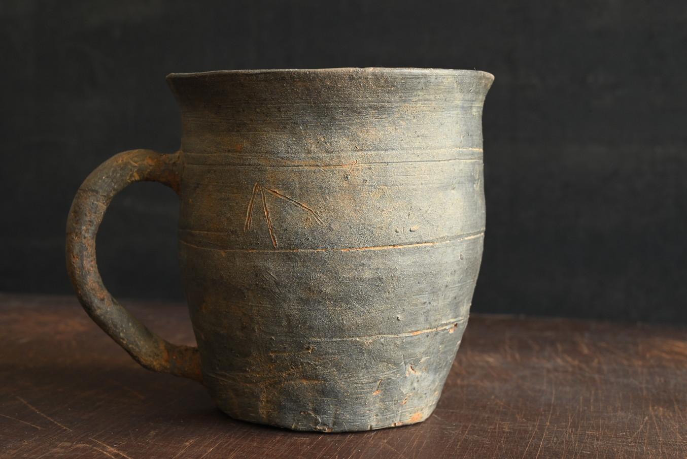 Pottery Korean antique cup-shaped earthenware/excavated earthenware/hard earthenware For Sale