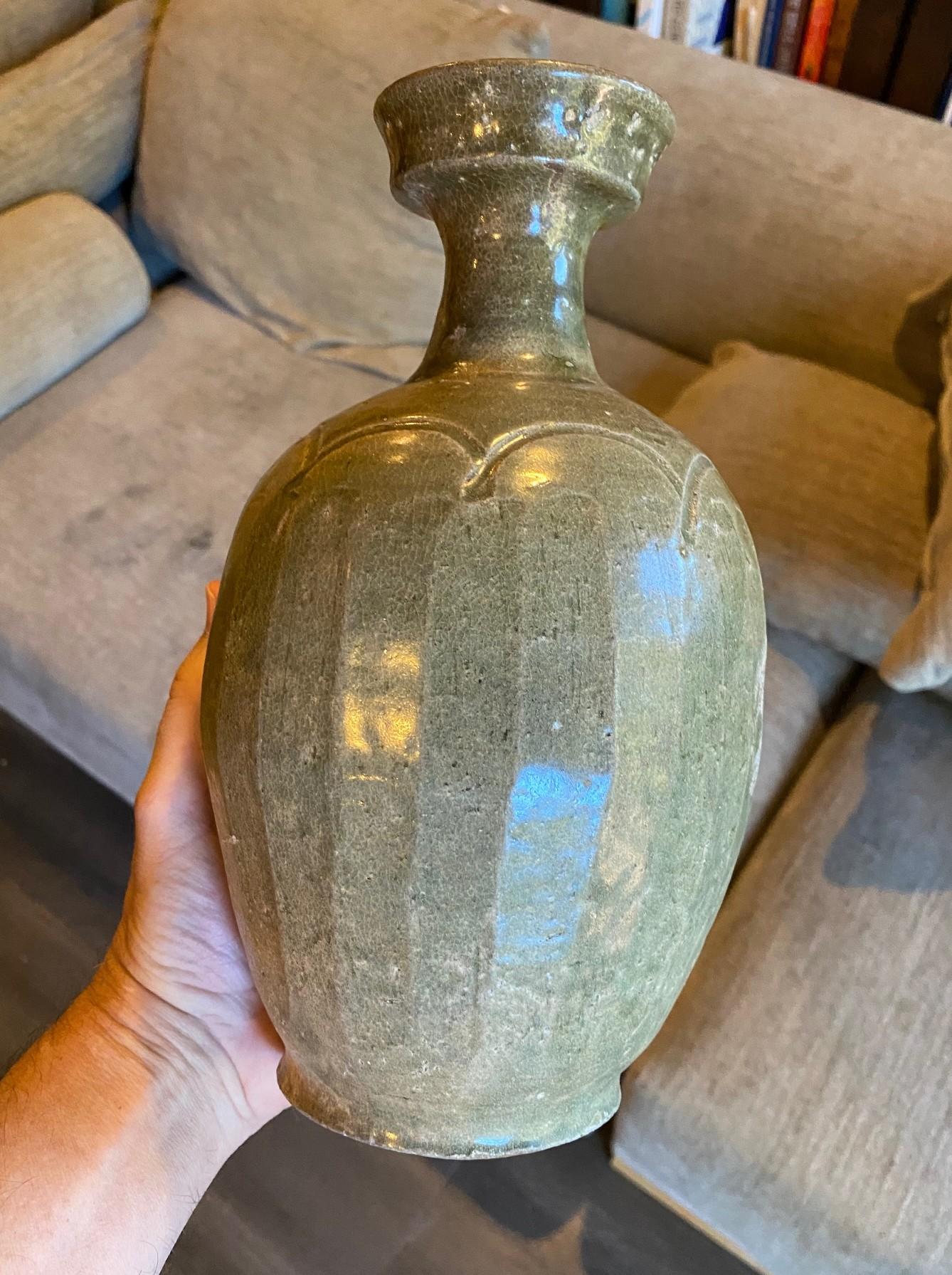 Vase ancien en poterie céladon émaillée de la dynastie coréenne Goryeo, XIe-XIIe siècle en vente 5