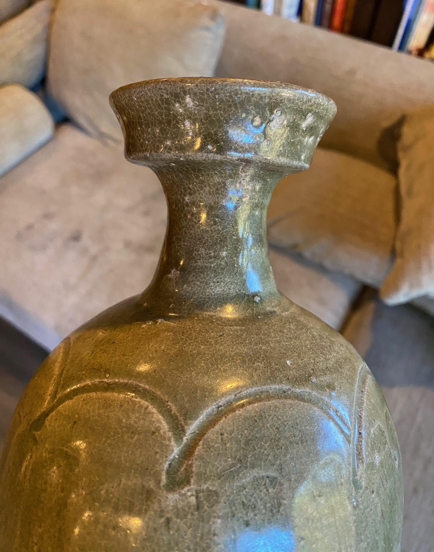 Vase ancien en poterie céladon émaillée de la dynastie coréenne Goryeo, XIe-XIIe siècle en vente 6