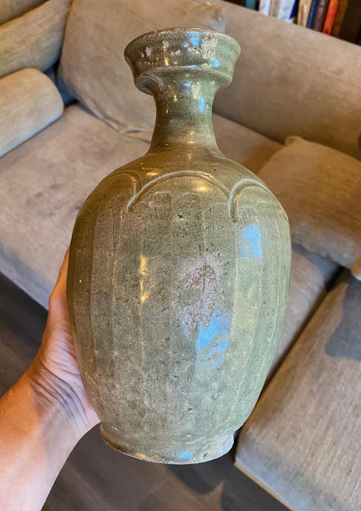 Vase ancien en poterie céladon émaillée de la dynastie coréenne Goryeo, XIe-XIIe siècle en vente 7