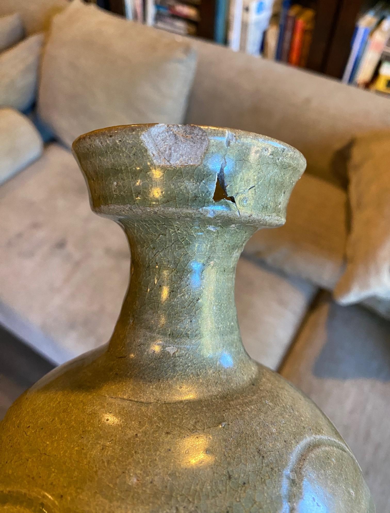 Vase ancien en poterie céladon émaillée de la dynastie coréenne Goryeo, XIe-XIIe siècle en vente 9