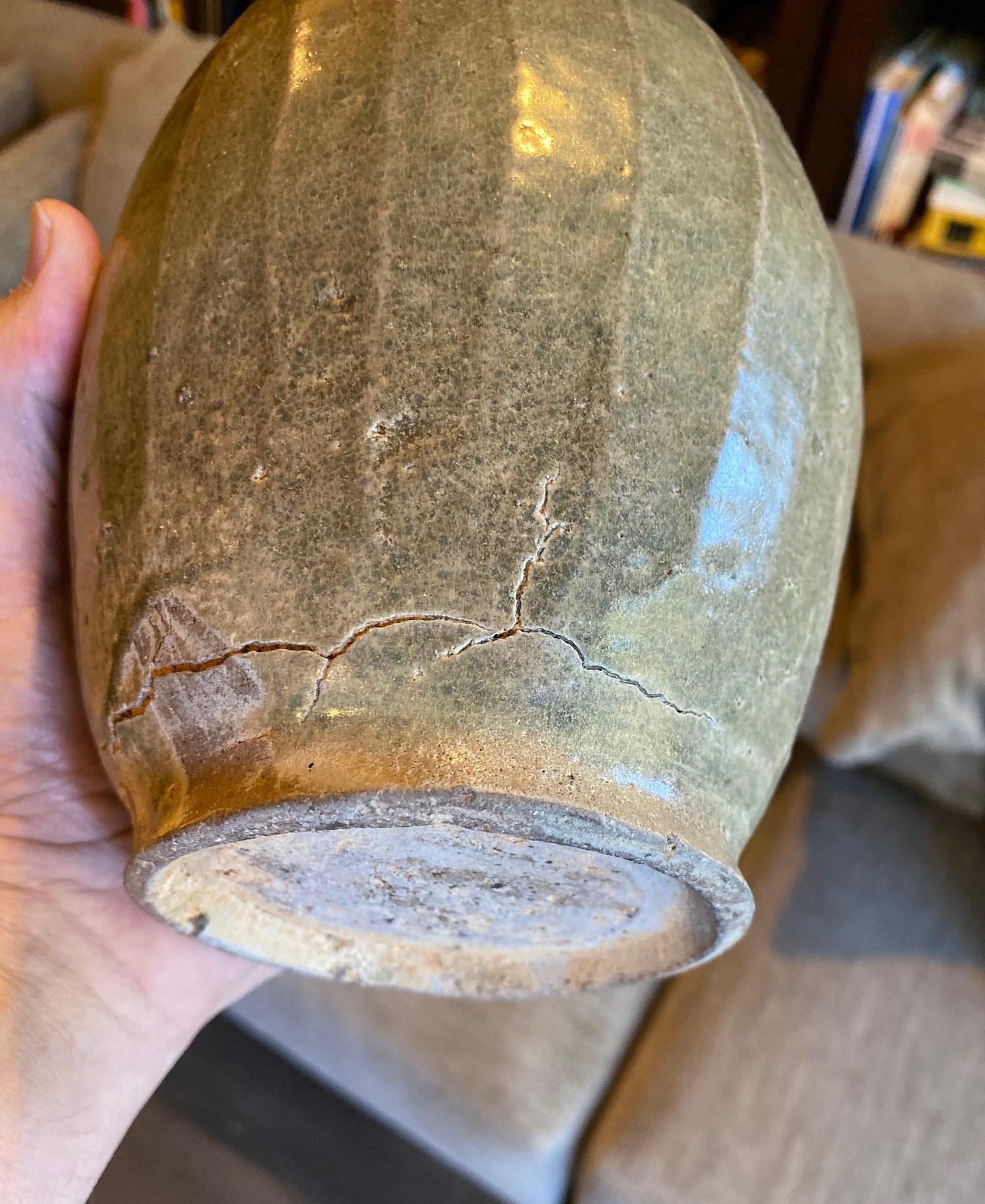 Vase ancien en poterie céladon émaillée de la dynastie coréenne Goryeo, XIe-XIIe siècle en vente 10