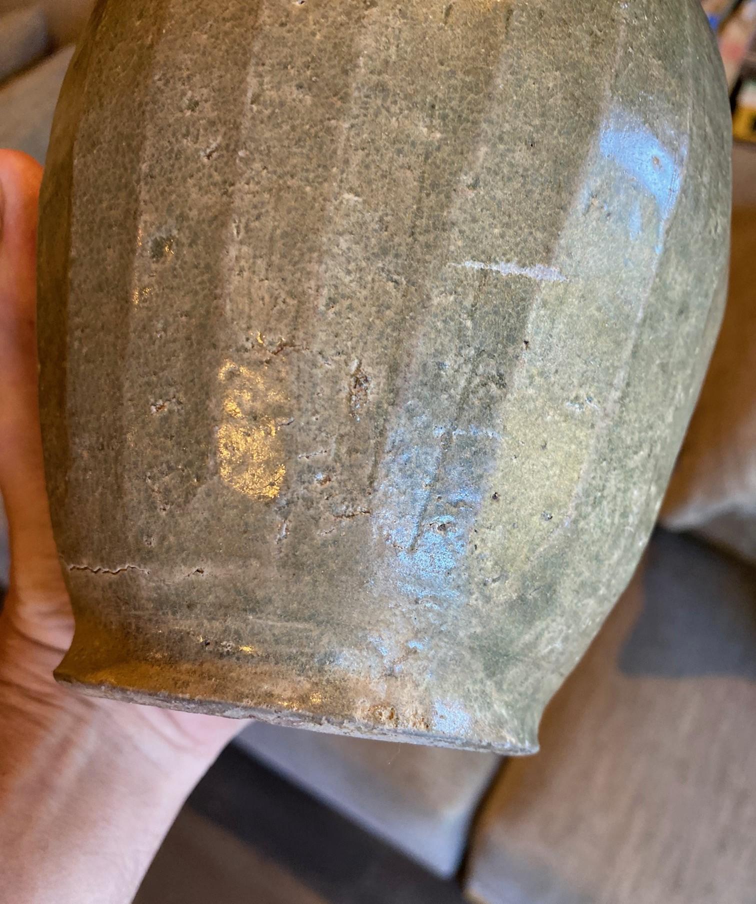 Vase ancien en poterie céladon émaillée de la dynastie coréenne Goryeo, XIe-XIIe siècle en vente 11