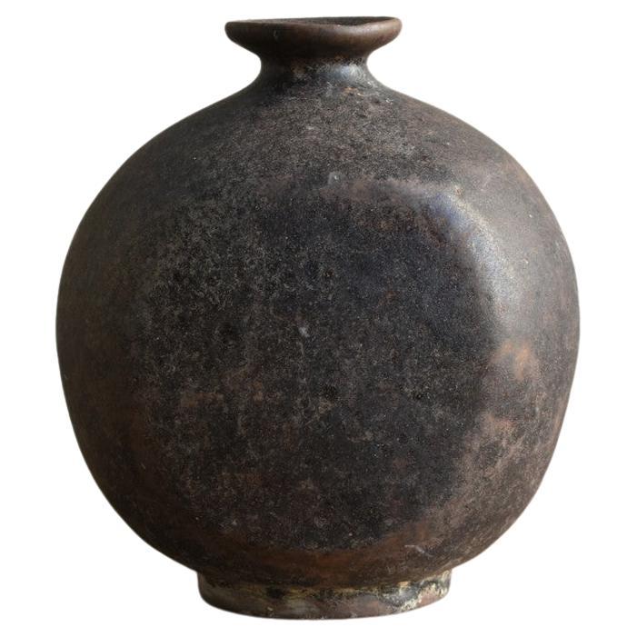 Korean antique pottery black glaze small jar / Joseon dynasty / 15c18c