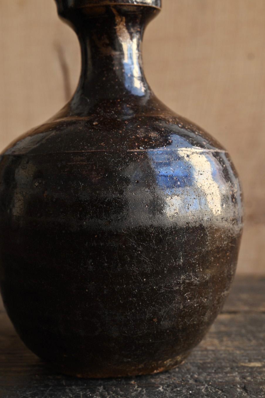 Korean antique pottery black glaze vase/15th-16th century/small bottle For Sale 7