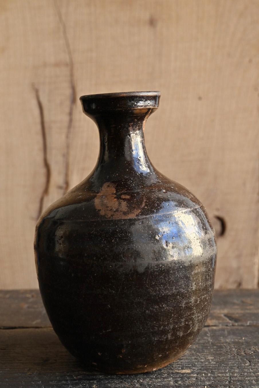 18th Century and Earlier Korean antique pottery black glaze vase/15th-16th century/small bottle For Sale