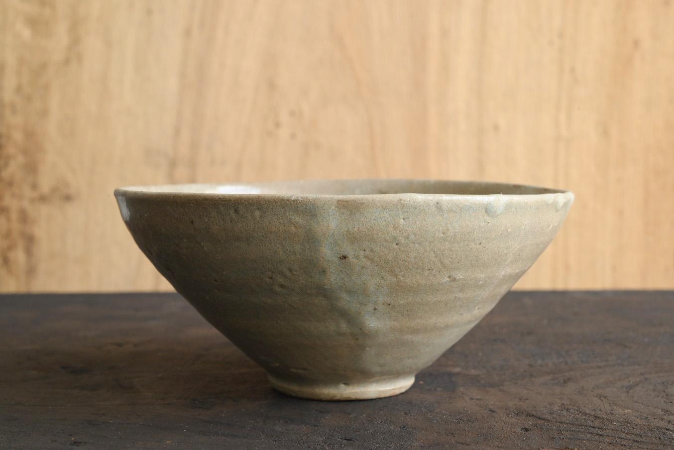 South Korean Korean antique pottery bowl/15th-16th century/Joseon Dynasty For Sale