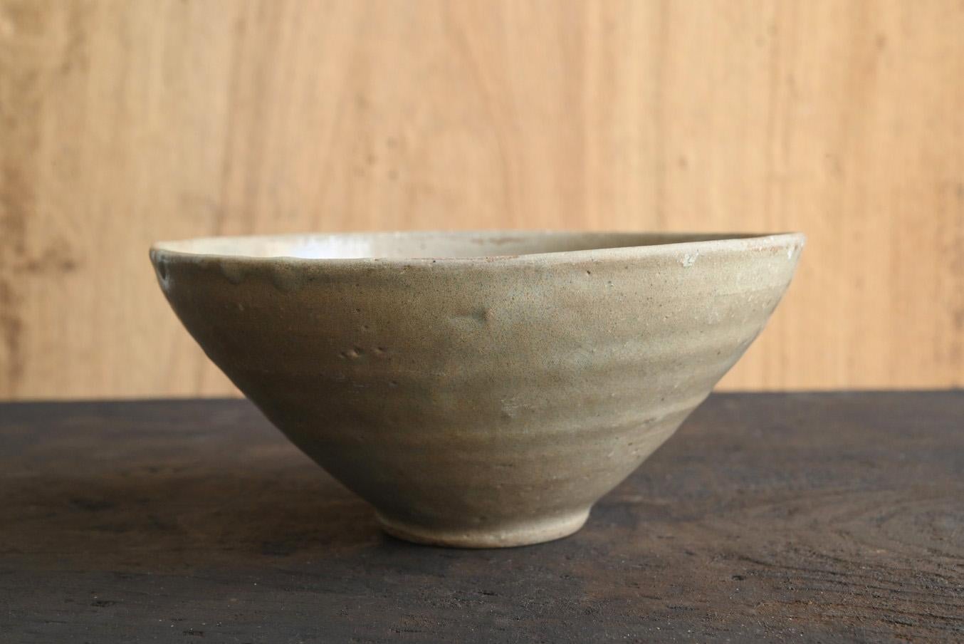 Glazed Korean antique pottery bowl/15th-16th century/Joseon Dynasty For Sale