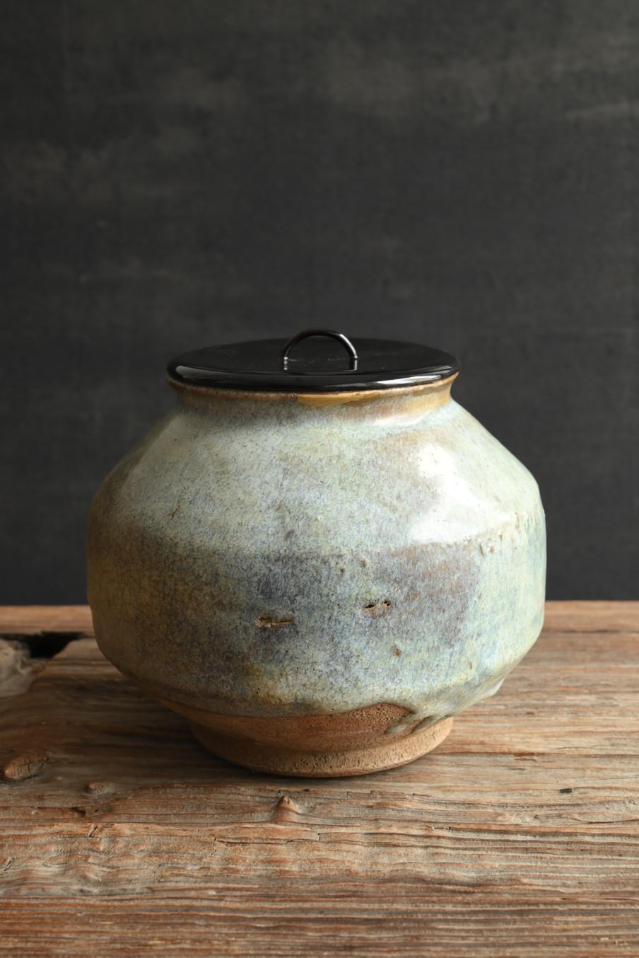 South Korean Korean antique pottery jar/17th-19th century/Beautiful glazed /Joseon Dynasty For Sale