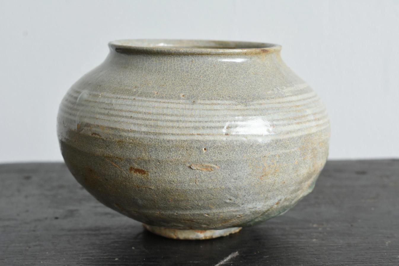 Korean Antique Pottery Jar/Joseon Dynasty/15-16th Century/Beautiful Vase In Good Condition In Sammu-shi, Chiba